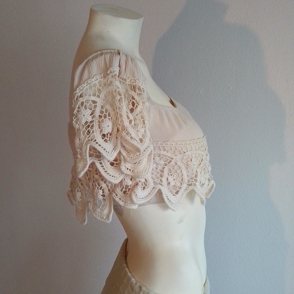 Love Culture Crop Top - Picture 3 of 6